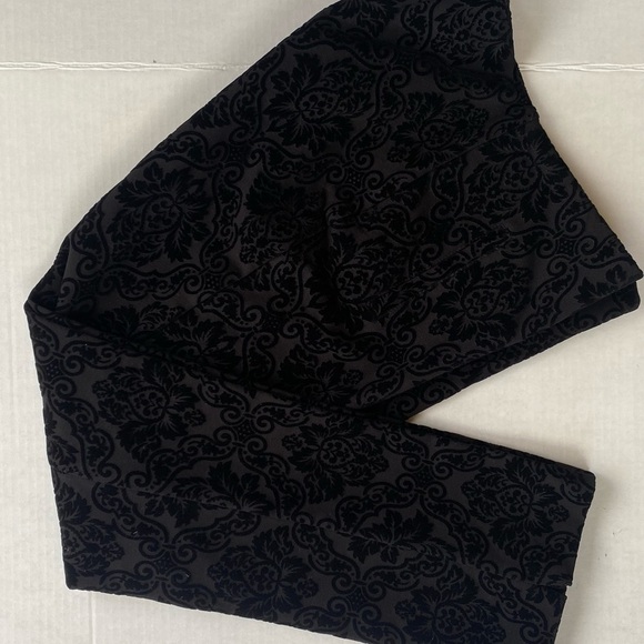 Chicos Slim‎ Ankle Floral Black Pant Size 0-R/Small - Picture 7 of 7